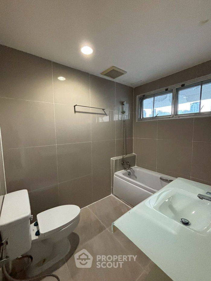 รูป คอนโด 2-ห้องนอน ที่ เดอะ วอเตอร์ฟอร์ด พาร์ค สุขุมวิท 53 คอนโดมิเนียม ใกล้ BTS ทองหล่อ (ID 2508094) - รูปที่ 9/11