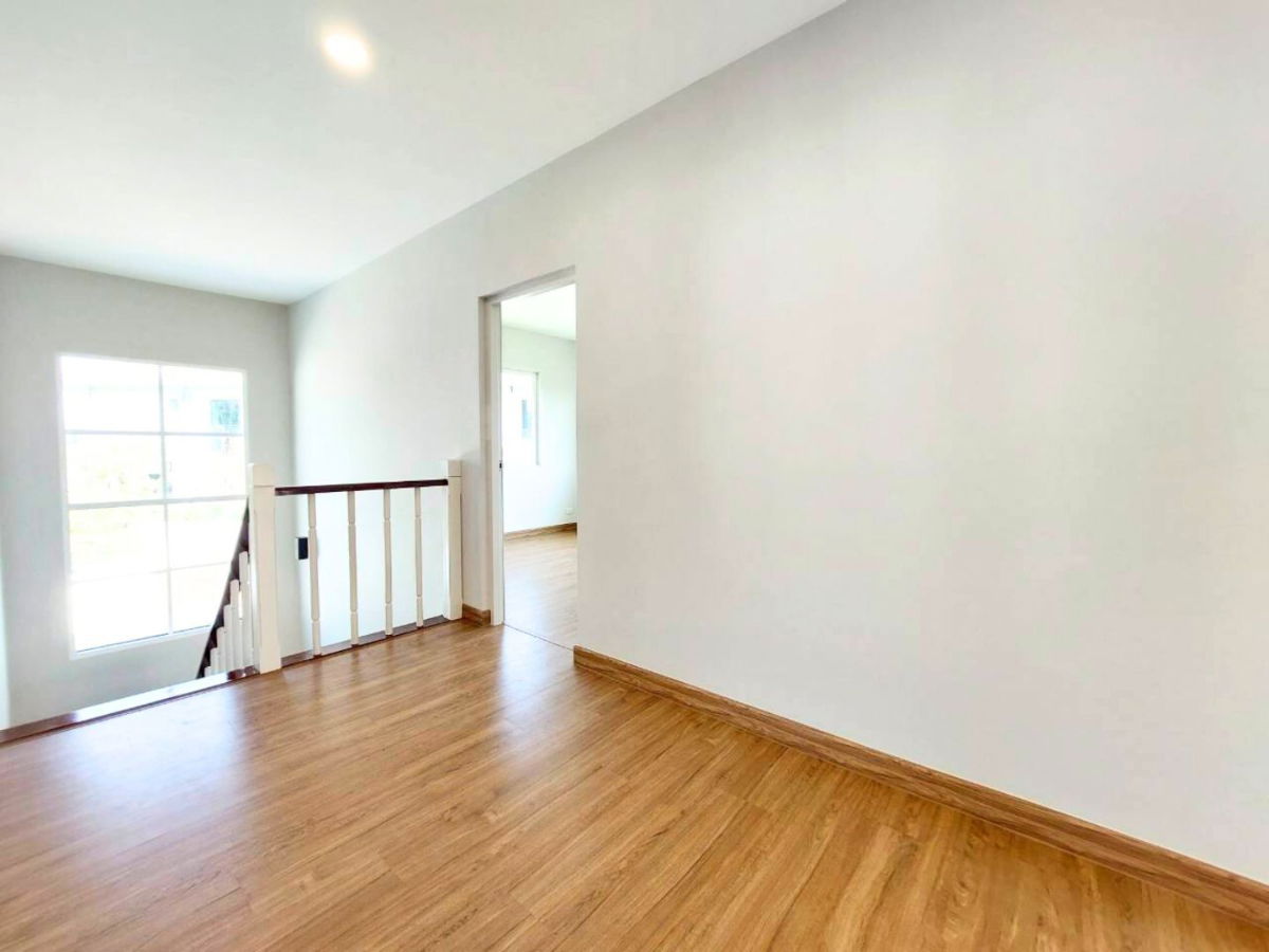 รูป บ้านหลังริมท้ายซอย เป็นส่วนตัว 129 ตร.ว. แต่งครบพร้อมเฟอร์ฯ รีโนเวทใหม่กริ๊บทั้งหลัง  ลดแรงรับปีใหม่! ราคาเพียง 7.59 ลบ. บ้านสวยพร้อมอยู่ ทำเลทอง - รูปที่ 17/27