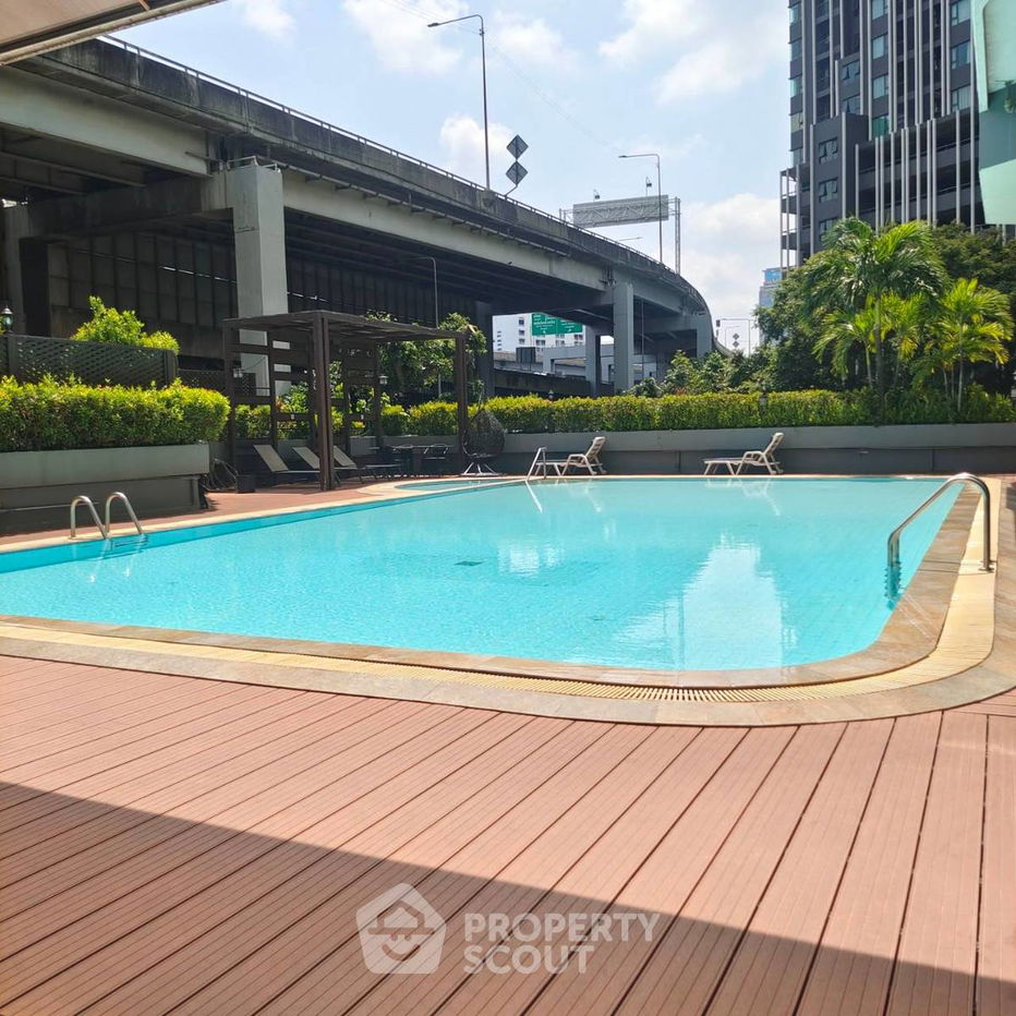 รูป คอนโด 2-ห้องนอน ที่ วิทยุ คอมเพล็กซ์ คอนโดมิเนียม ใกล้ BTS เพลินจิต (ID 2506987) - รูปที่ 2/13