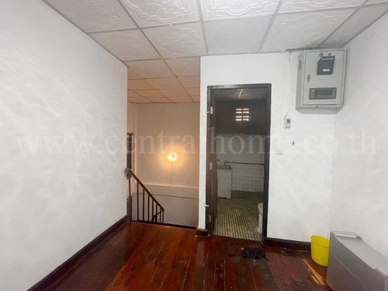 รูป ทาวน์เฮ้าส์ ซอยจตุรทิศ 2 ดินแดง หลังริม ใกล้ BTS อนุสาวรีย์ชัยสมรภูมิ - รูปที่ 10/16