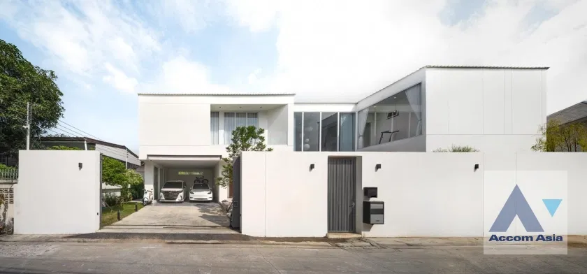 รูป 🔼🔽 AccomA 📩 Double High Ceiling,Private Swimming Pool 3 BR House in Wang Thonglang (AA44953) - รูปที่ 1/20