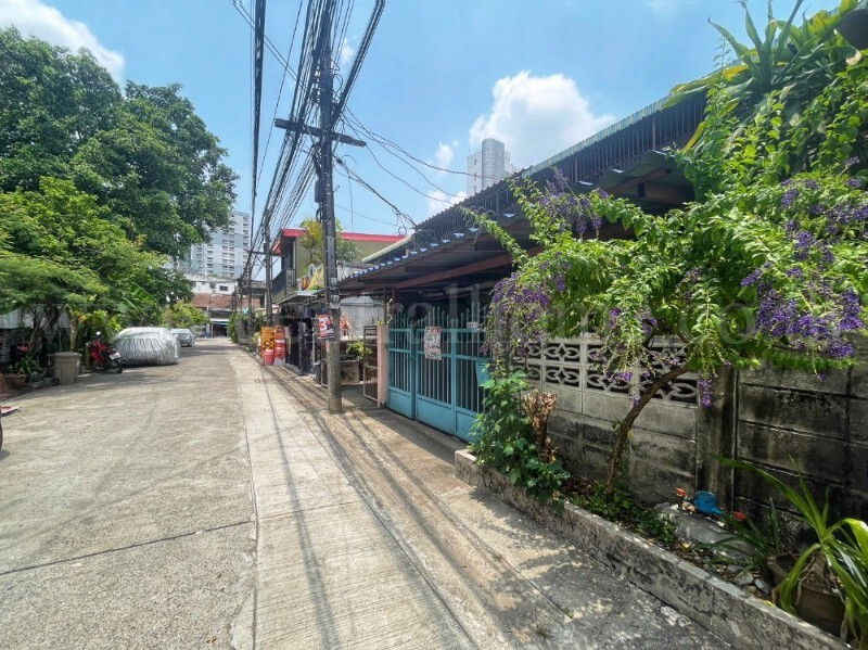 รูป ทาวน์เฮ้าส์ ซอยจตุรทิศ 2 ดินแดง หลังริม ใกล้ BTS อนุสาวรีย์ชัยสมรภูมิ - รูปที่ 3/16