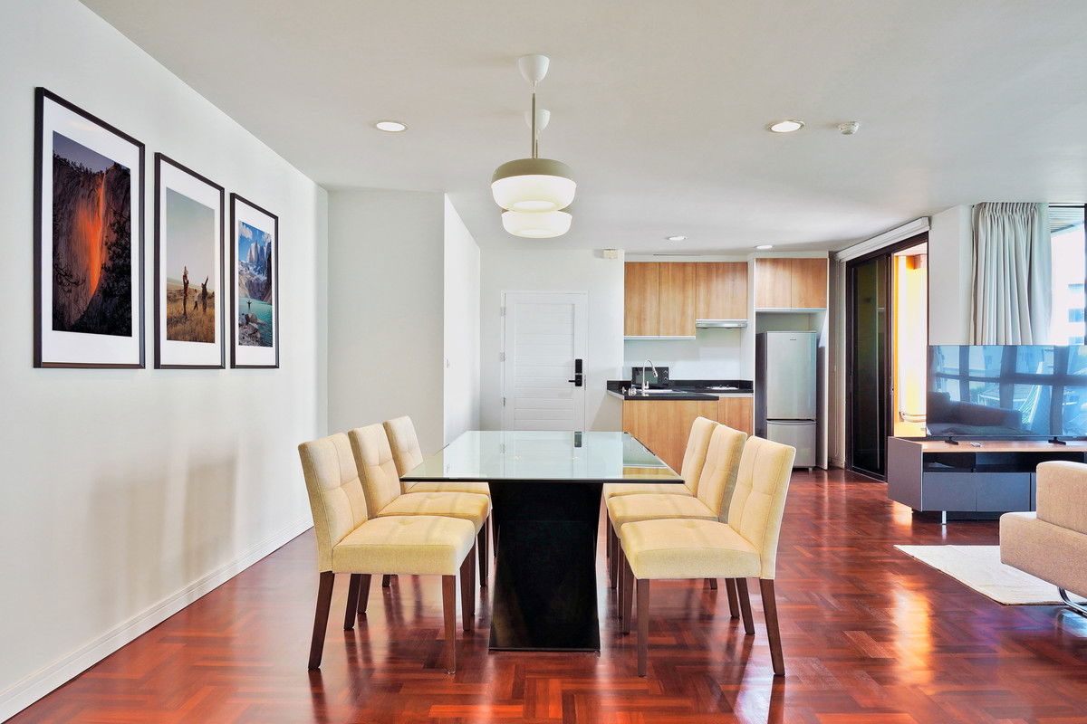 รูป 🏡 อพาร์ทเม้นท์ 3 ห้องนอน รีโนเวทใหม่ทั้งยูนิต   ✨ พรีเมียมทุกดีเทล | 🏢 Low Density | 🐾 Pet Friendly   🚗 พร้อมที่จอดรถส่วนตัว - รูปที่ 3/15