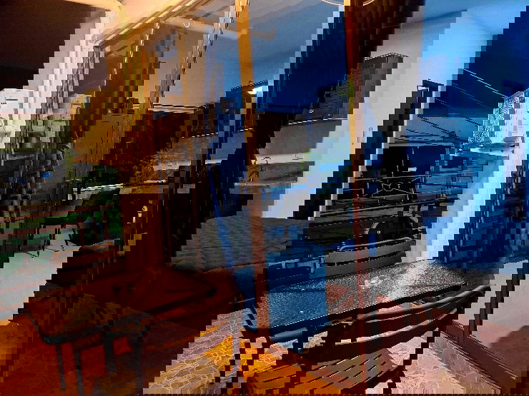 picture Home for sale with existing tenants, generating immediate income upon ownership. - 28/31