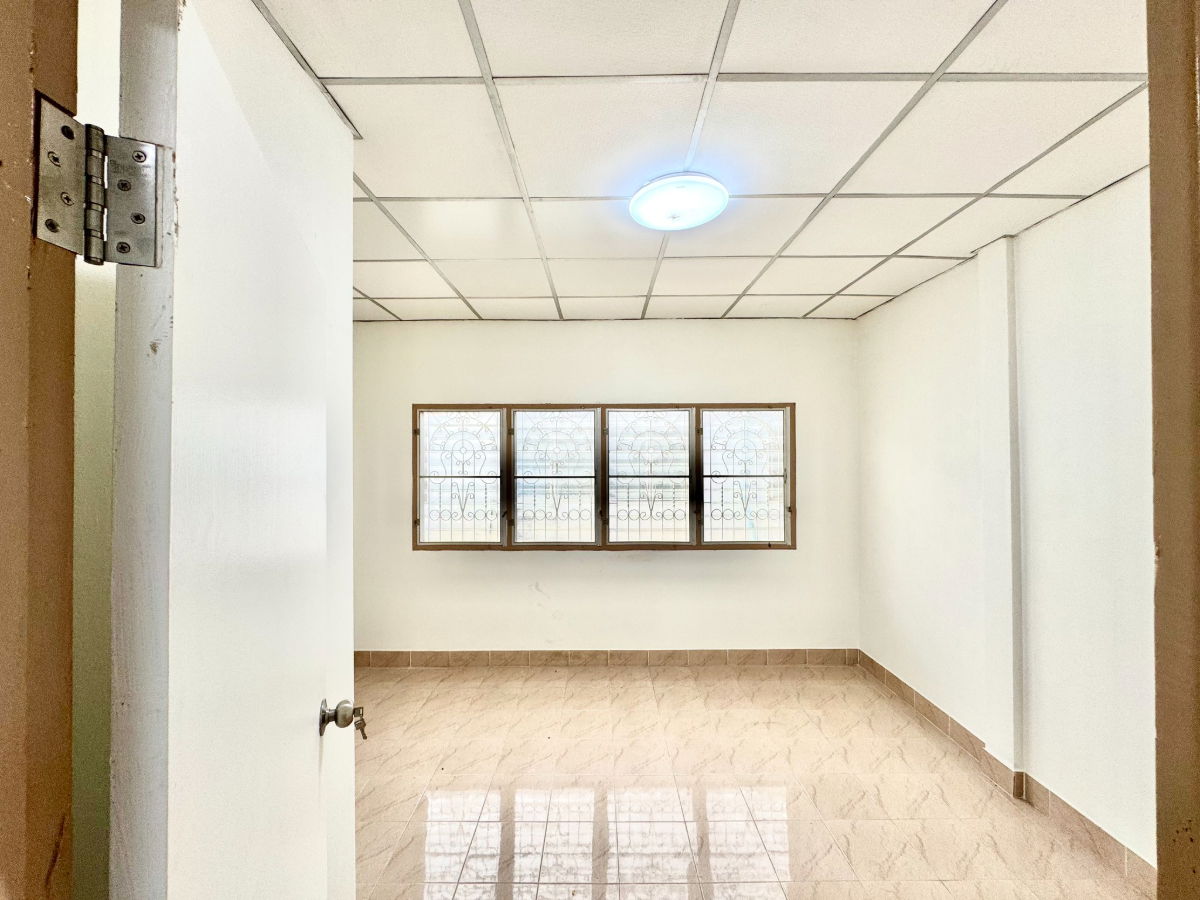 รูป ขายทาวน์เฮาส์ 2 ชั้น หมู่บ้านกล่อมพิรุณ ใกล้ นิคมบางปู พร้อมอยู่! - รูปที่ 9/11