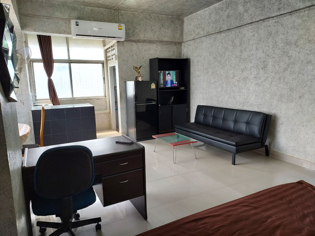 picture Condo for Sale near BTS Udomsuk - 8/11