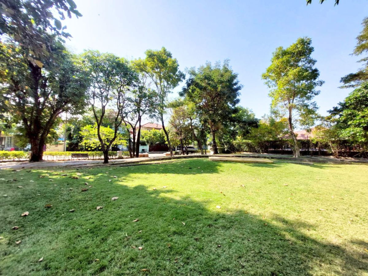 รูป บ้านหลังริมท้ายซอย เป็นส่วนตัว 129 ตร.ว. แต่งครบพร้อมเฟอร์ฯ รีโนเวทใหม่กริ๊บทั้งหลัง  ลดแรงรับปีใหม่! ราคาเพียง 7.59 ลบ. บ้านสวยพร้อมอยู่ ทำเลทอง - รูปที่ 27/27