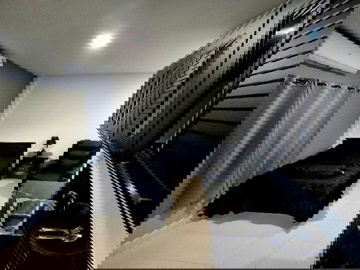 picture Home for sale with existing tenants, generating immediate income upon ownership. - 16/31