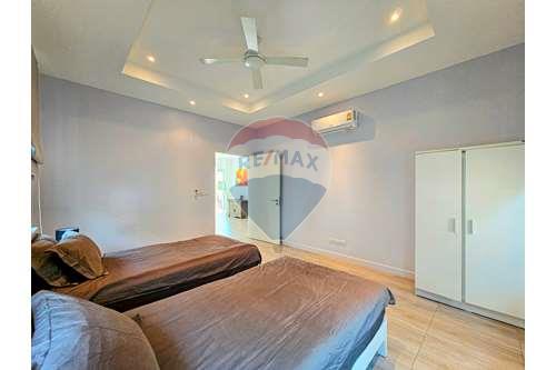 รูป [920601001-67] 3 Bed 2 Bath Private Modern Villa in Hua Hin Soi 88 For Sale - รูปที่ 37/38
