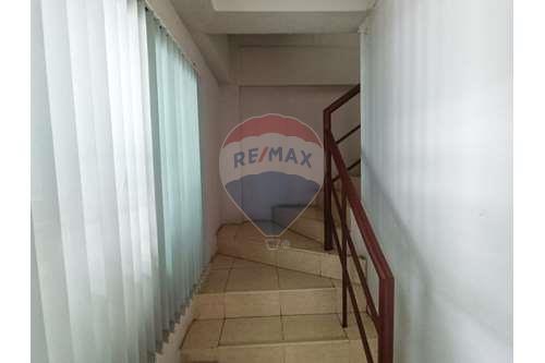 รูป [920601001-207] 3 Bed 3 Bath 3.5Storey Renovated TownHouse - รูปที่ 15/23