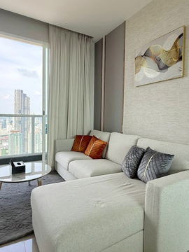 ST461 Menam Residences Condominium – Riverside Living with Iconic Views