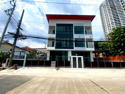 เช่าโฮมออฟฟิศ แฟคตอรี่แลนด์ : ให้เช่าHome Office 3 ชั้น ซอยพหลโยธิน 21 BTS พหลโยธิน 24 เดินได้ / เหมาะเป็นสำนักงาน จดบริษัทได้