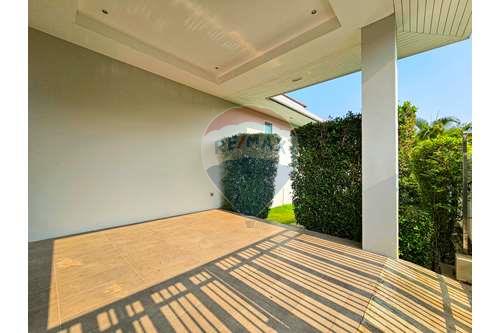 รูป [920601001-67] 3 Bed 2 Bath Private Modern Villa in Hua Hin Soi 88 For Sale - รูปที่ 6/38
