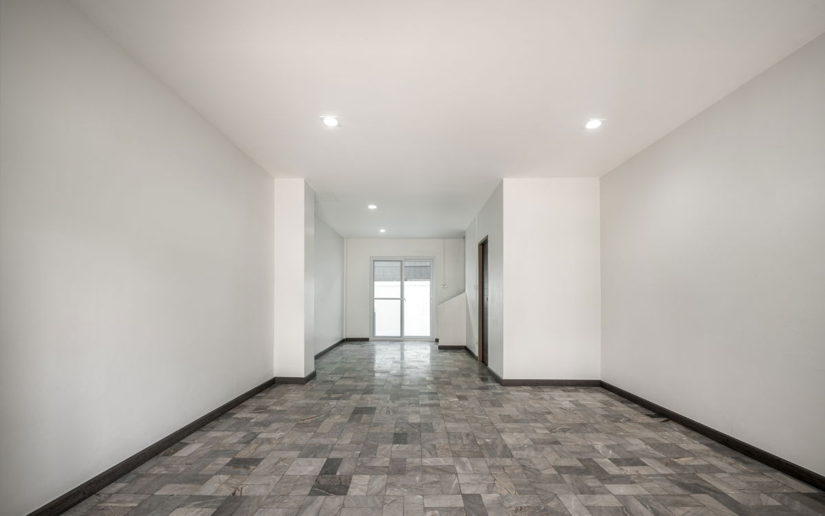 รูป ทาวน์เฮ้าส์รีโนเวท 2 ชั้น — คลอง 2 ธัญบุรี จากถนนใหญ่รังสิต-นครนายกเพียง 400 เมตร  ราคาเพียง 1,890,000.- - รูปที่ 8/15