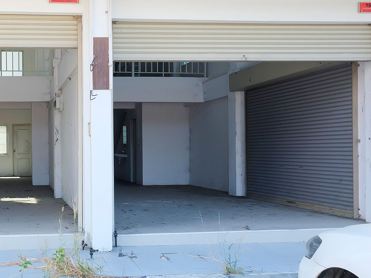 รูป ขาย อาคารพาณิชย์ 3 ชั้นครึ่ง 2 คูหา ติดถนนมอเตอร์เวย์ ใกล้แยกหนองยายบู่ ศรีราชา 2 งาน, 18.3 ตร.ว. - รูปที่ 12/14