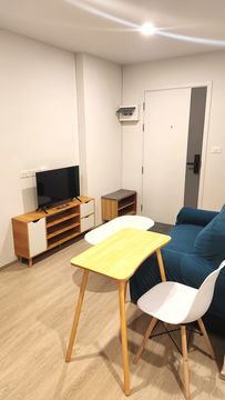 For rent: Earn by LPN Amata City, Building A2, 5th floor. Fully furnished. (Actual room photos)