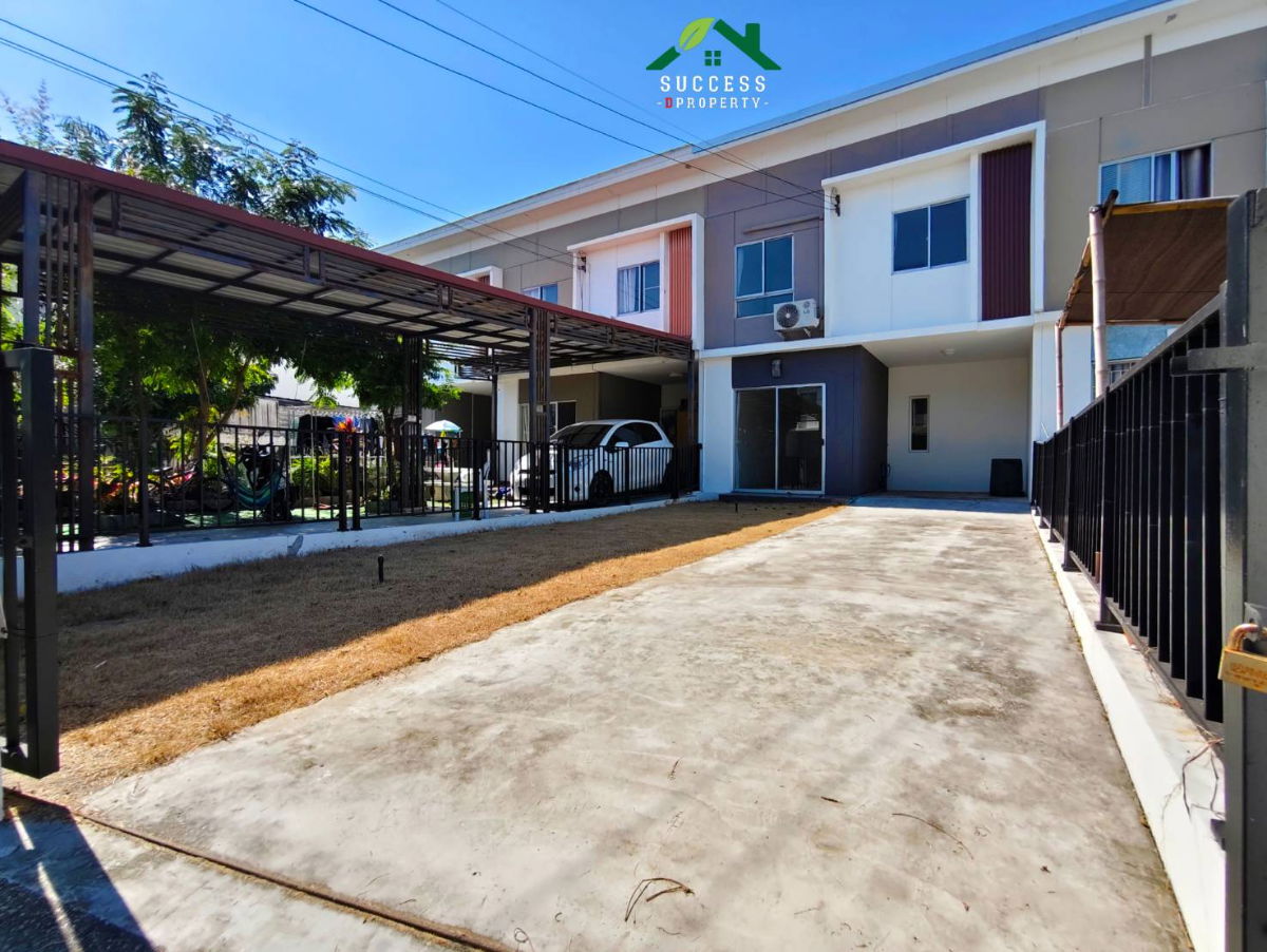 รูป ขายทาวน์เฮ้าส์ พฤกษา 74/3 ศรีนครินทร์-เทพารักษ์ รีโนเวทแล้ว ที่ดินเยอะ เนื้อที่ 30 ตร.ว. ต่อเติมหลังคาหลังบ้าน ใกล้รถไฟฟ้า ใกล้ทางด่วน เพียง 15 นาที - รูปที่ 3/20