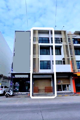 เช่าอาคารพาณิชย์ ม.กรุงเทพสุวรรณภูมิ : ติดถนนใหญ่ ซ.ฉลองกรุง 24-35 ตลาดนครฉลองกรุง500ม. ม.เจ้าคุณทหารลาดกระบัง 3.8 กม. หน้านิคมลาดกระบัง อาคารพาณิชย์ 4ชั้น 370ตร.ม.