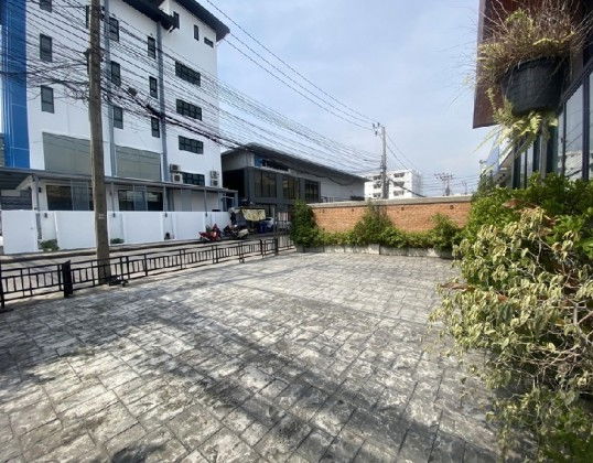 รูป ให้เช่าร้านกาแฟ / ร้านค้า / Office / ริมถนนพัฒนาการ พื้นที่ใช้สอยรวม 186 ตารางเมตร / จอดรถในพื้นที่ 5คัน / เหมาะเป็น Cafe หรือ หลากหลายธุรกิจ - รูปที่ 4/16