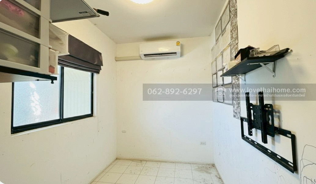 รูป ขายทาวน์เฮ้าส์ 2 ชั้น หมู่บ้านพฤกษาวิลล์104 ซอยเพชรเกษม81 พื้นที่ 19.3 ตรว. ขายราคา 2.39 ล้านบาท บ้านสวยหรู ตกแต่งพร้อมหิ้วกระเป๋าเข้าอยู่ได้เลย - รูปที่ 2/12