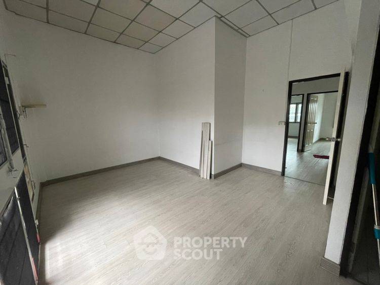 picture 3-BR Townhouse near MRT Sai Ma (ID 2428745) - 7/7