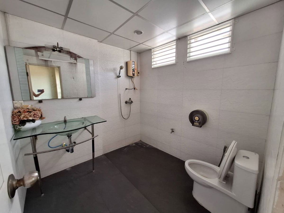 รูป ให้เช่า อาคารพาณิชย์ 4 ชั้น 2 คูหา เนื้อที่ 52 ตร.ว. โครงการธนบุรี คอมเพล็กซ์ พระราม 2 ใกล้เซ็นทรัลพระราม 2 ซอยพระราม 2 ซอย 60  - รูปที่ 23/39