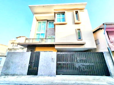 เช่าโฮมออฟฟิศ ถนนนวมินทร์ : ให้เช่าโฮมออฟฟิศ 3 ชั้น แขวงรามอินทรา เขตคันนายาว MRTคู้บอน 500 ม. 