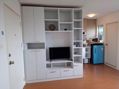 🟨คอนโดให้เช่า 2 นอน ลุมพินี ร่มเกล้า สุวรรณภูมิ A4 ชั้น8 พร้อมอยู่ ต่อรอง สนใจติดต่อ 082-3223695 