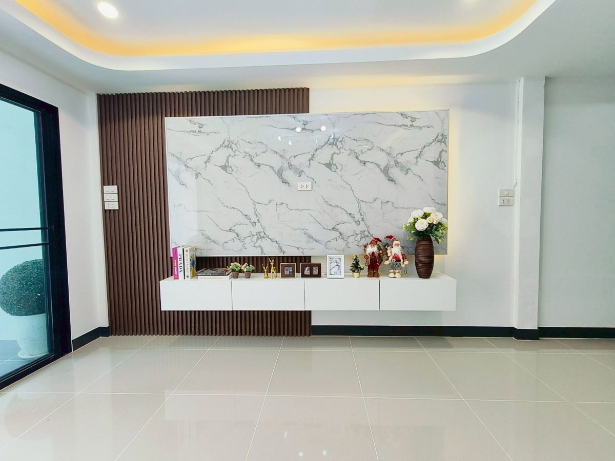 รูป ทาวน์เฮ้าส์ รีโนเวทใหม่ หมู่บ้านธีรวรรณ2 ถนนรามอินทรา 109  ซอยพระยาสุเรนทร์ 2 บางชัน คลองสามวา ทำเลดี ใกล้รถไฟฟ้า เดินทางง่าย - รูปที่ 7/25