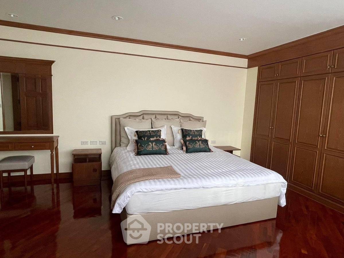 picture 3-BR Condo at Ruamsuk Condominium near BTS Thong Lor (ID 2001800) - 8/17