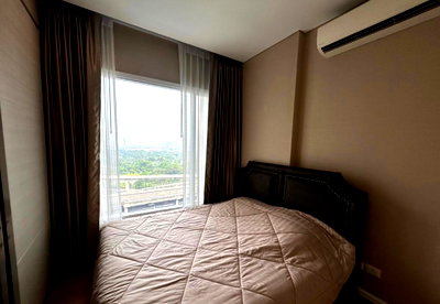 Condos for rent : Rent a beautiful, affordable condo at The Saint Residences. Fully furnished, great location, near MRT Phahonyothin. Interested? Add me on Line: @841qq
