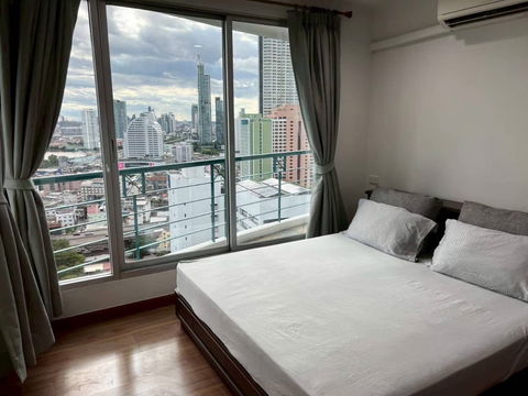 ST460 Sathorn House Condominium for Rent Spacious condominium in a prime Sathorn location