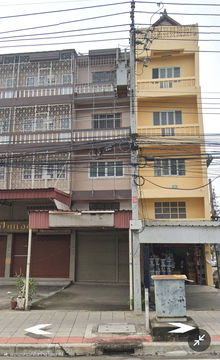 ให้เช่าตึกแถว 4 ชั้น + ชั้นลอย 1 ชั้น / ตึกหน้ากว้าง 4 เมตร ลึก 15 เมตร / ติดถนนใหญ่รามคำแหง (ปากซอยรามคำแหง 176) ค้าขายได้ / ค่าเช่า 25,000 บาท