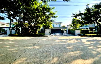 บ้านเดี่ยว แอร์พอร์ต ลิงค์  ลาดกระบัง : ขาย บ้านเดี่ยว แบบบ้านใหญ่สุดในโครงการ มัณฑนา 2 มอเตอร์เวย์ - กรุงเทพกรีฑาตัดใหม่ พื้นที่ใช้สอย 300 ตรม เนื้อที่ 1 งาน 10 ตรว