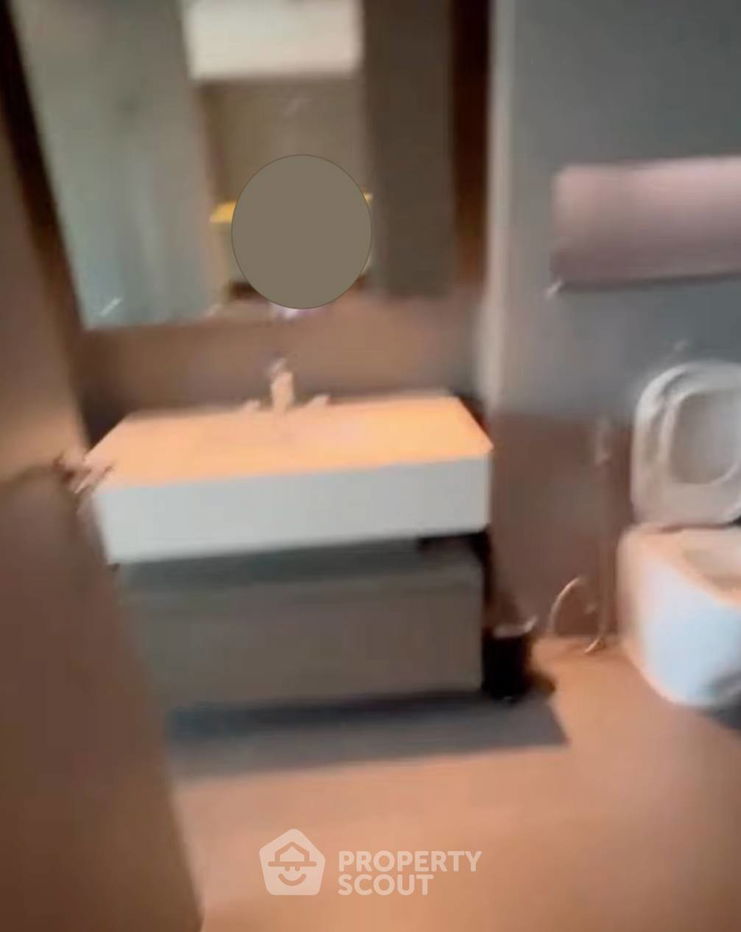 picture Studio Condo at The River Condominium near BTS Saphan Taksin (ID 2510183) - 10/12