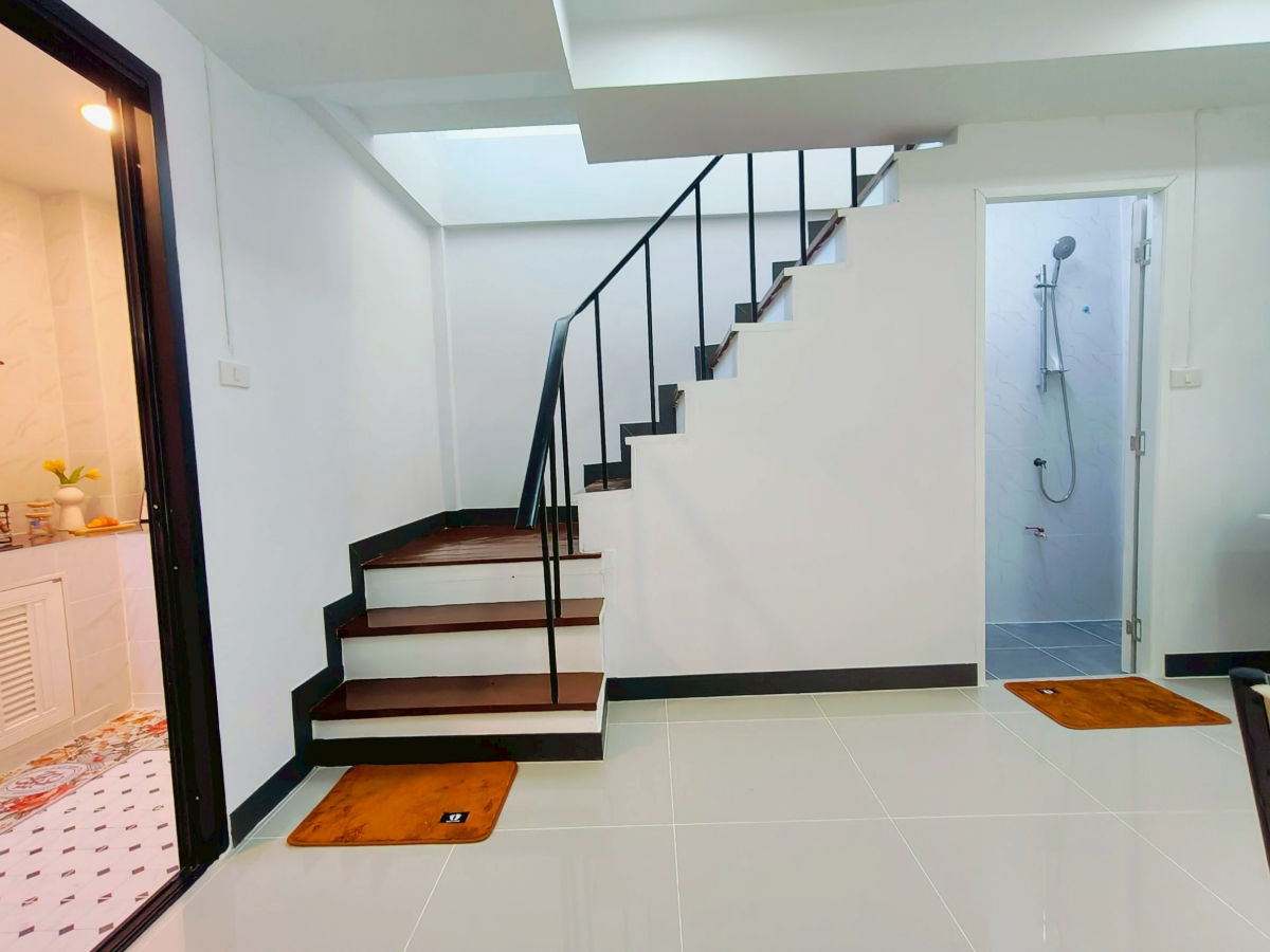 รูป ทาวน์เฮ้าส์ รีโนเวทใหม่ หมู่บ้านธีรวรรณ2 ถนนรามอินทรา 109  ซอยพระยาสุเรนทร์ 2 บางชัน คลองสามวา ทำเลดี ใกล้รถไฟฟ้า เดินทางง่าย - รูปที่ 11/25