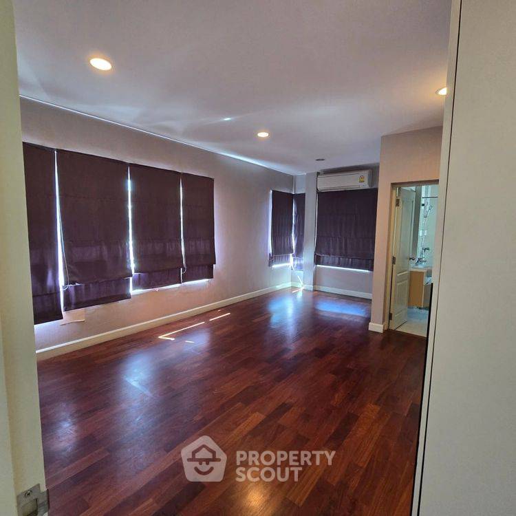 รูป บ้าน 4-ห้องนอน ที่ บางกอก บูเลอวาร์ด ราชพฤกษ์-พระราม 5 ใน บางกร่าง (ID 2426331) - รูปที่ 9/12