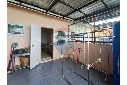 รูป [920601001-207] 3 Bed 3 Bath 3.5Storey Renovated TownHouse - รูปที่ 5/23