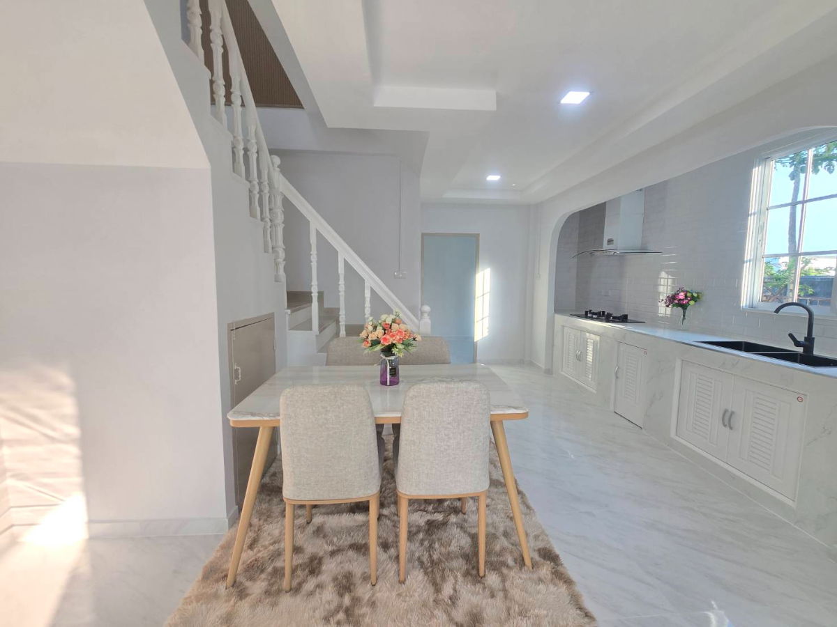 รูป บ้านทำเลดี ถนนเมน ค้าขายได้ ตกแต่งรีโนเวทใหม่ หมู่บ้าน เคซี.รามอินทรา2 หทัยราษฎร์39 คลองสาม เฟอร์นิเจอร์จัดเต็ม สวยงาม กว้างราคาถูก - รูปที่ 11/32