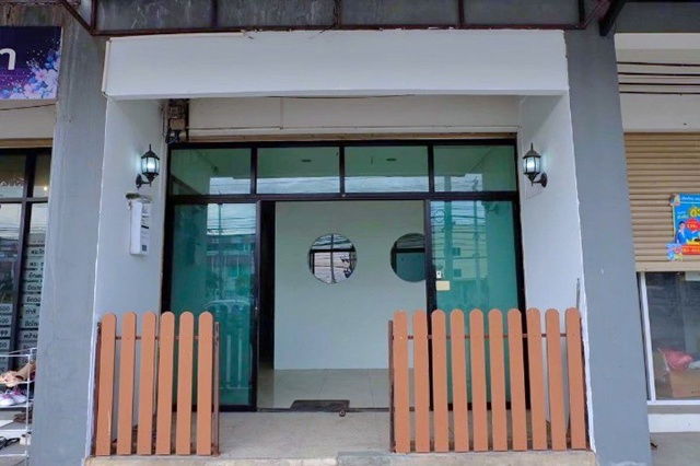 รูป ติดถนนใหญ่ ซ.ฉลองกรุง 24-35 ตลาดนครฉลองกรุง500ม. ม.เจ้าคุณทหารลาดกระบัง 3.8 กม. หน้านิคมลาดกระบัง อาคารพาณิชย์ 4ชั้น 370ตร.ม. - รูปที่ 4/8