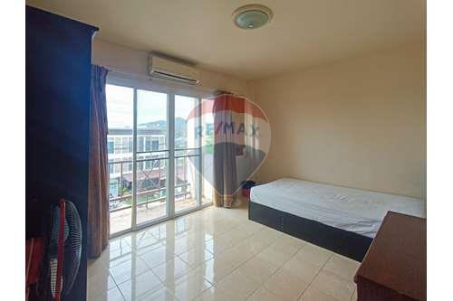 รูป [920601001-207] 3 Bed 3 Bath 3.5Storey Renovated TownHouse - รูปที่ 9/23