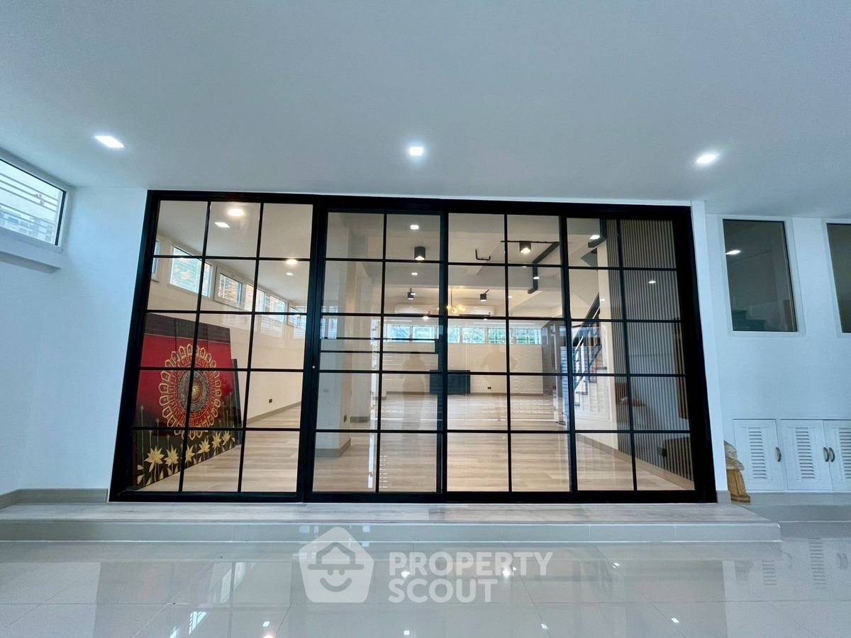 รูป บ้าน 4-ห้องนอน ที่ เซนสิริ มิดทาวน์ วิลล่า ใกล้ พัทยาใต้ (ID 2111203) - รูปที่ 1/13