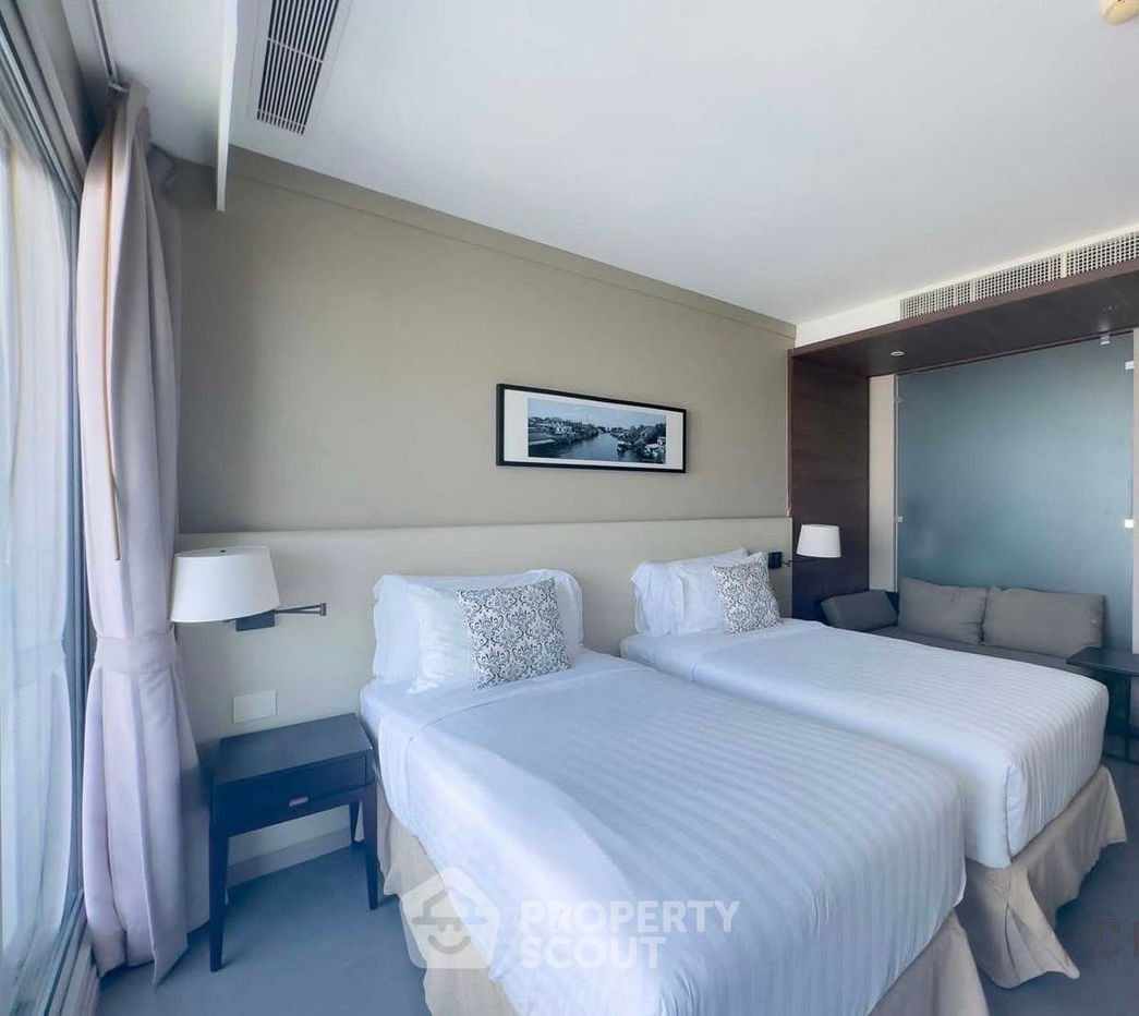 picture Studio Condo at The River Condominium near BTS Saphan Taksin (ID 2510183) - 3/12