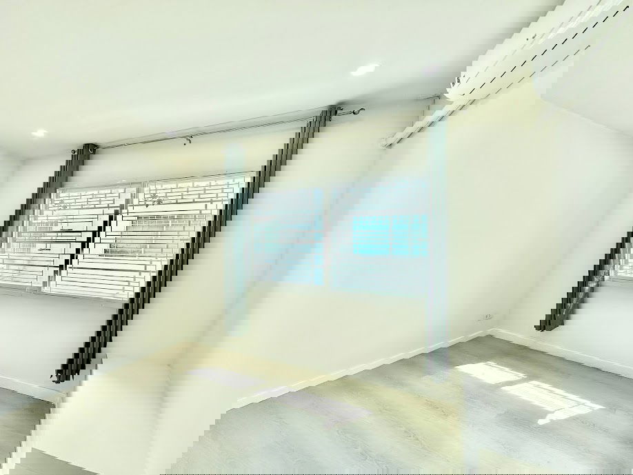 รูป ขายทาวน์โฮม 2 ชั้น หมู่บ้าน วิลลาจจิโอ บางนา 2 ห้องนอน 3 ห้องน้ำ 1 ที่จอดรถ เพียง 1.69 ล้านบาท!! - รูปที่ 6/29