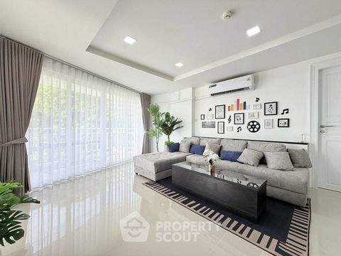 คอนโด 3-ห้องนอน ที่ รอยัล ฮิลล์ รีสอร์ท ใกล้ พัทยาใต้ (ID 2386714)