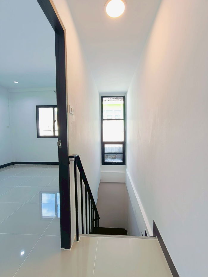 รูป ทาวน์เฮ้าส์ รีโนเวทใหม่ หมู่บ้านธีรวรรณ2 ถนนรามอินทรา 109  ซอยพระยาสุเรนทร์ 2 บางชัน คลองสามวา ทำเลดี ใกล้รถไฟฟ้า เดินทางง่าย - รูปที่ 17/25