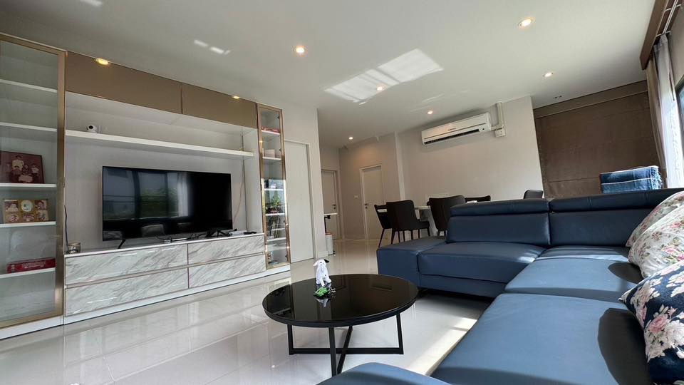 รูป HR3118 Luxury House for Rent - Burasiri Pattanakarn (Pet-Friendly) บ้านหรูหลังใหญ่ ติดสวนและ Clubhouse    - รูปที่ 24/43