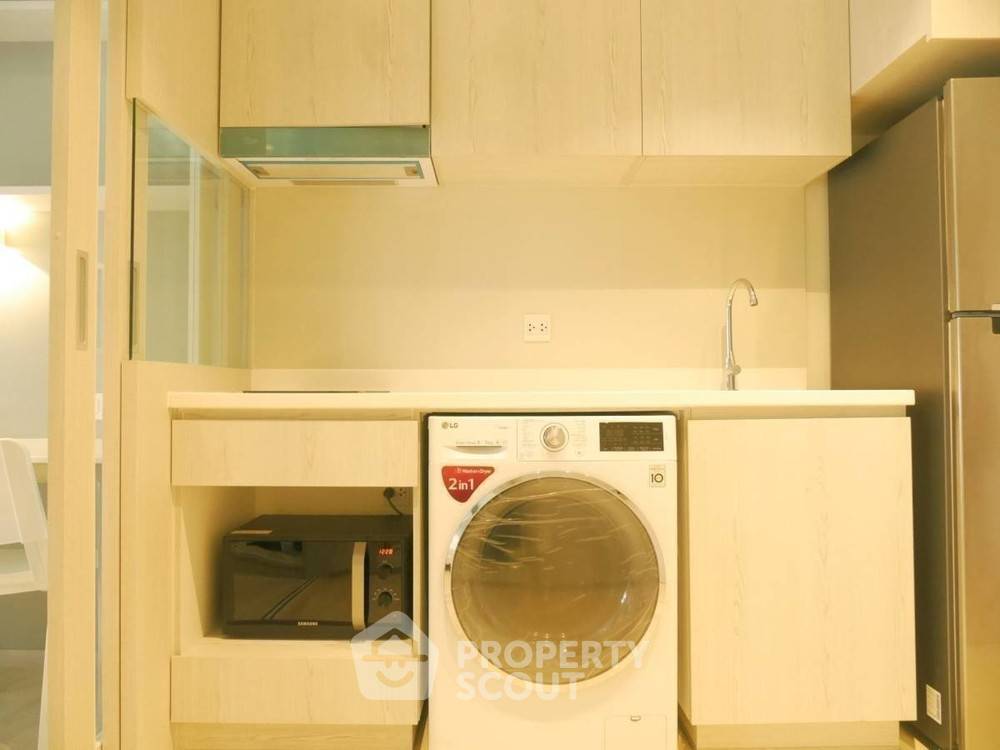 picture 1-BR Condo at Life One Wireless near BTS Phloen Chit (ID 320490) - 6/11
