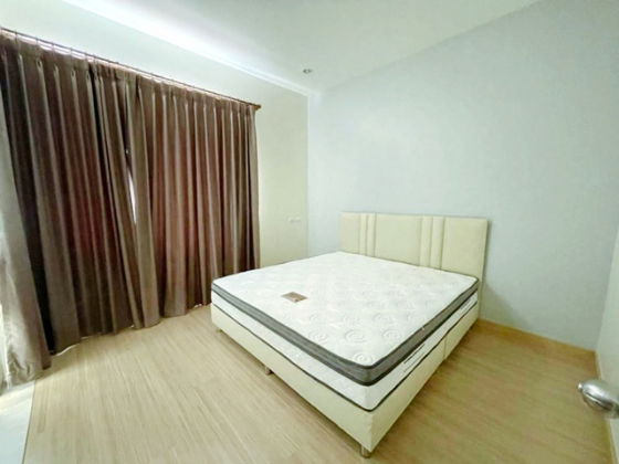 รูป วัชรพล เพิ่มสิน48-52 บิ๊กซี สุขาภิบาล 5 1.8 กม. รร.ออเงิน 1.5 กม. ให้เช่าทาวน์เฮ้าส์ 2 ชั้น ติดสวนสาธารณะ - รูปที่ 4/8