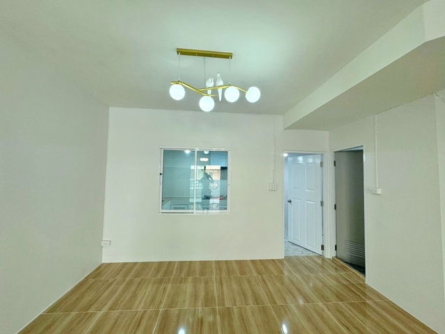 รูป ตลาดนิคมบางปู 800 ม ใหม่ทั้งหลัง สวย18 ตร.วา.145ตร.ม. 3นอน 2น้ำ แพรกษา-นิคมบางปู บางปูกอล์ฟ แอนด์ สปอร์ต 1.9กม. ทาวน์เฮ้าส์ 2 ชั้น - รูปที่ 4/8